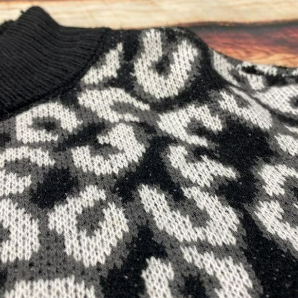 RELISTED Cabana by Crown & Ivy Leopard Animal Print Mock Neck Tunic Sweater - Picture 6 of 10